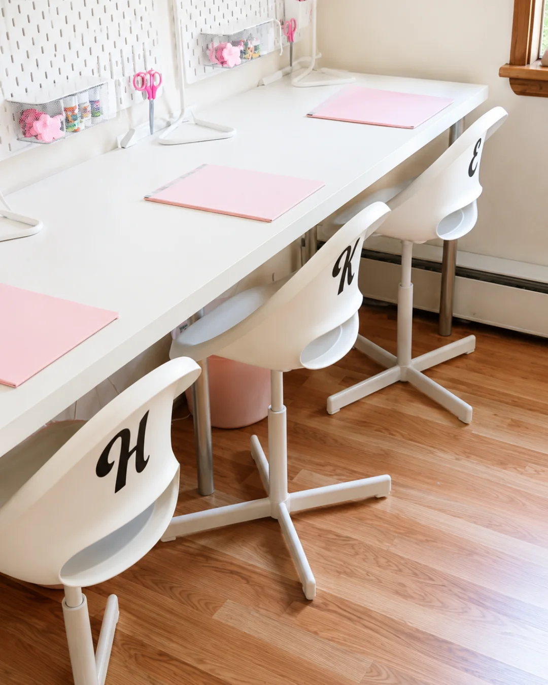 Simple child study space at home